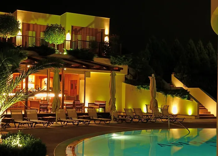 Ambassador Thessaloniki Plagiárion