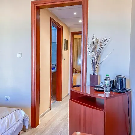 Ambassador Thessaloniki 3* Plajári