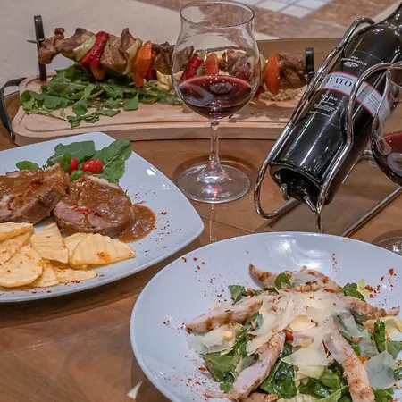 Szálloda Ambassador Thessaloniki 3*