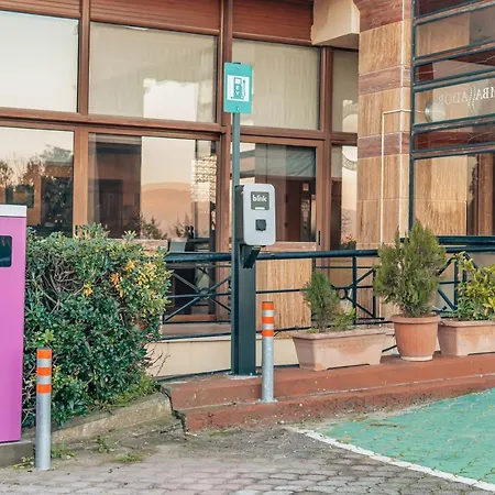 Ambassador Thessaloniki Plajári