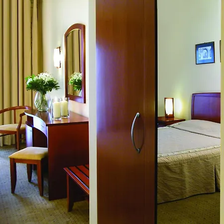 Szálloda Ambassador Thessaloniki Plajári