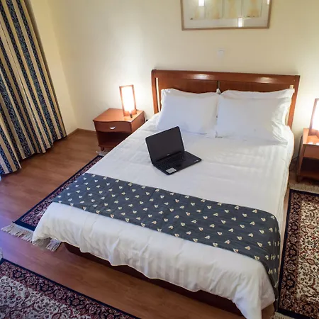 Ambassador Thessaloniki 3* Plajári