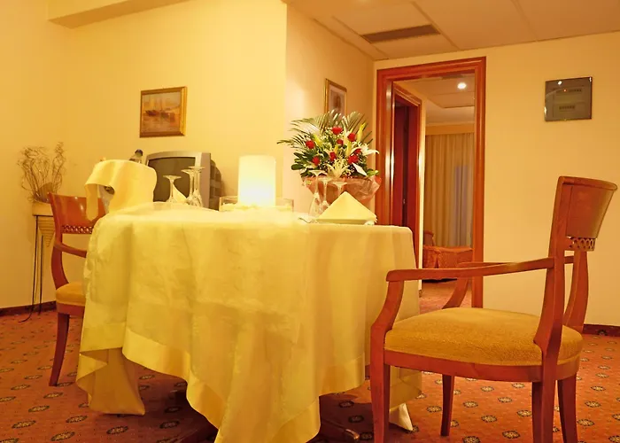 Ambassador Thessaloniki Plagiárion