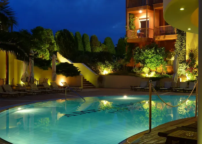 Ambassador Thessaloniki Plagiárion